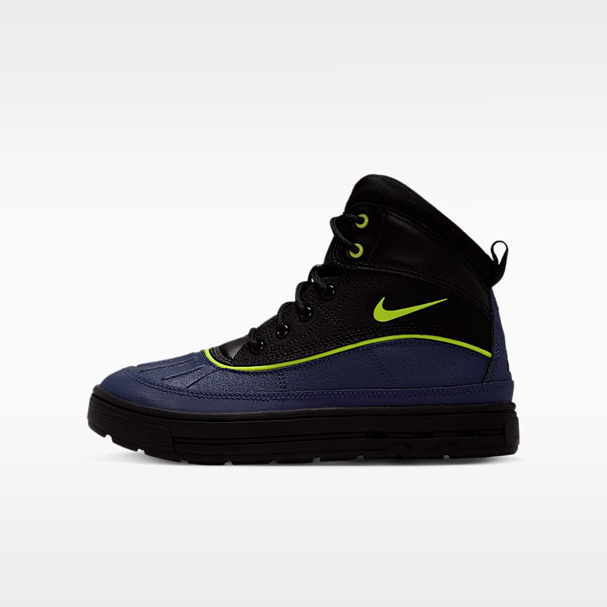 Nike Manoa 17 Big Kids' Boots. Nike.com